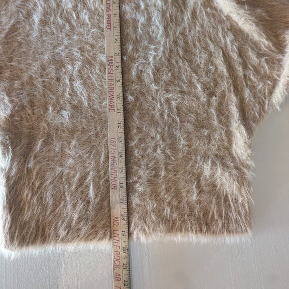 Jessica Simpson Size XS Beige Fuzzy Sweater - Picture 8 of 9